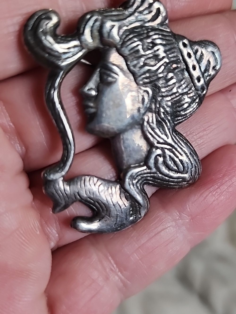 Art nouveau woman sterling silver brooch pendant